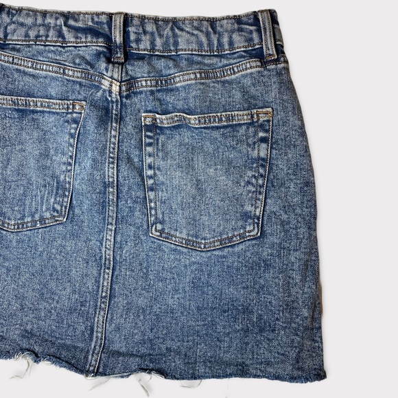 Wild Fable Distressed Raw Hemline Denim Mini Skirt Size 6 - Picture 6 of 15